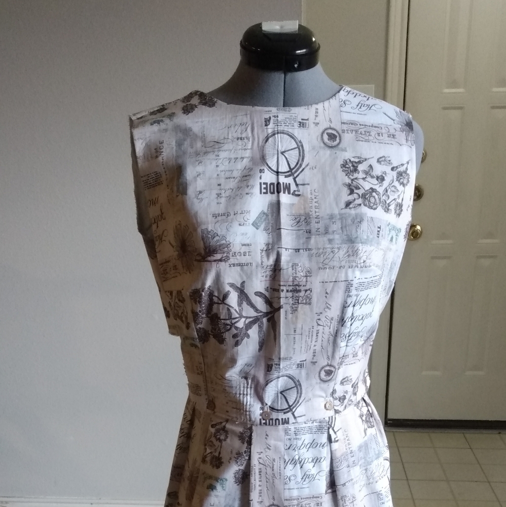 Sleeveless dress